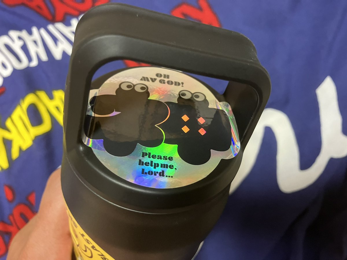 raijintomohiro's tweet image. 久しぶりに水筒を買いました‼️

シンプルだったのは家に帰るまでの一瞬✨「お前は他に時間を使うことがあるだろ💢」と文句を言われながらのステッカーボム🤣

名前もね❤️‍🔥
#水筒 #ステッカーボム #stickerbomb