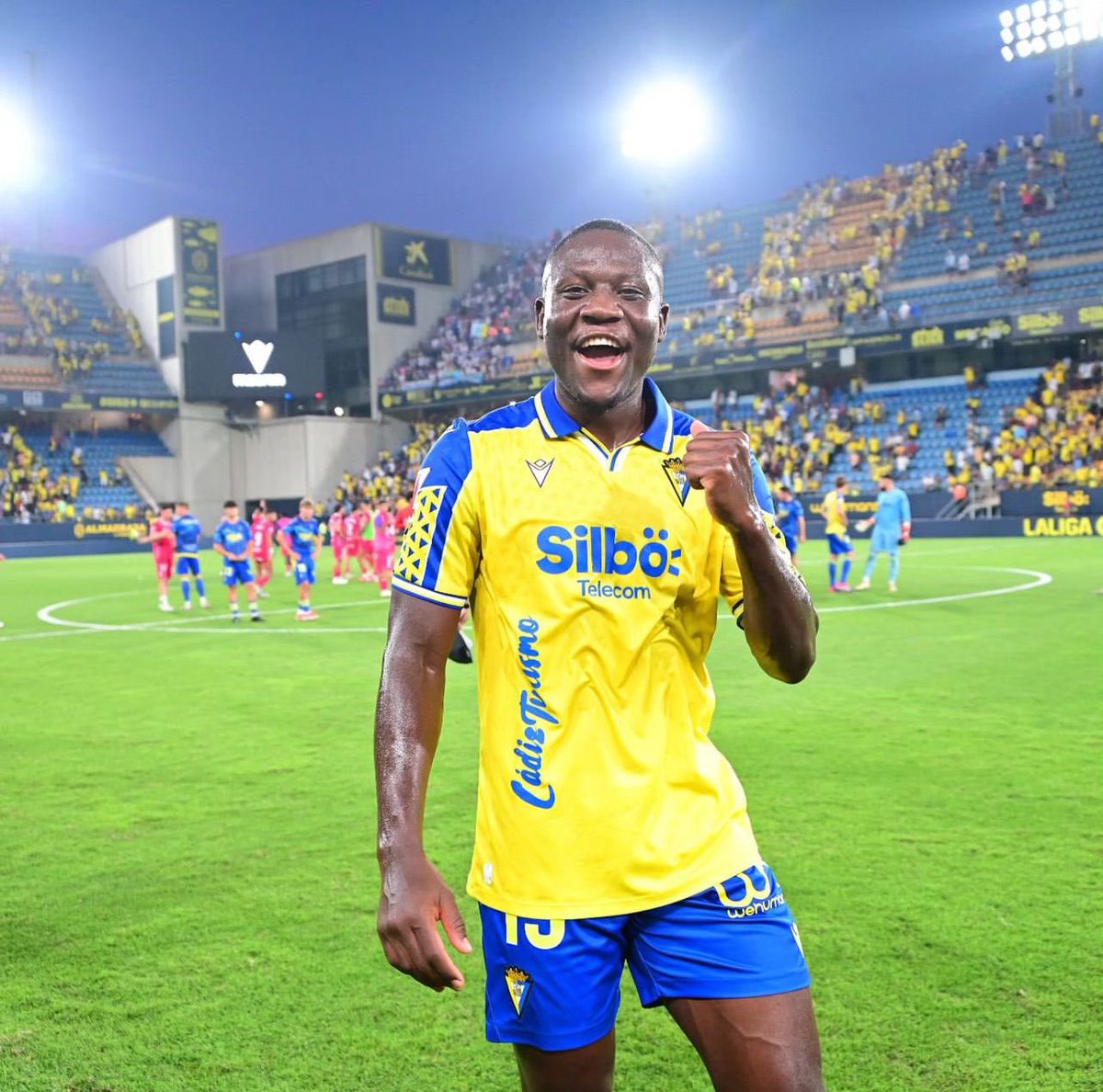 𝗦𝗽𝗼𝘁𝗹𝗶𝗴𝗵𝘁 𝗼𝗻 𝗠𝘄𝗲𝗽𝘂! ⚽️

🟡 Paco Mwepu stepped up to score Cadiz CF's crucial second goal in a gripping 2-2 draw against CD Tenerife! 

𝐻𝑒𝑟𝑒’𝑠 𝑡𝑜 𝑚𝑎𝑛𝑦 𝑚𝑜𝑟𝑒! 🇿🇲