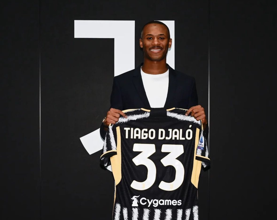 GamosooGFX's tweet photo. 🇵🇹❗Porto is about to close the deal to sign Tiago Djaló. 👋

Agreement for the loan, seeking an agreement with Juventus. 🤝⏳

#Juventus https://t.co/CBgmrvtnfv