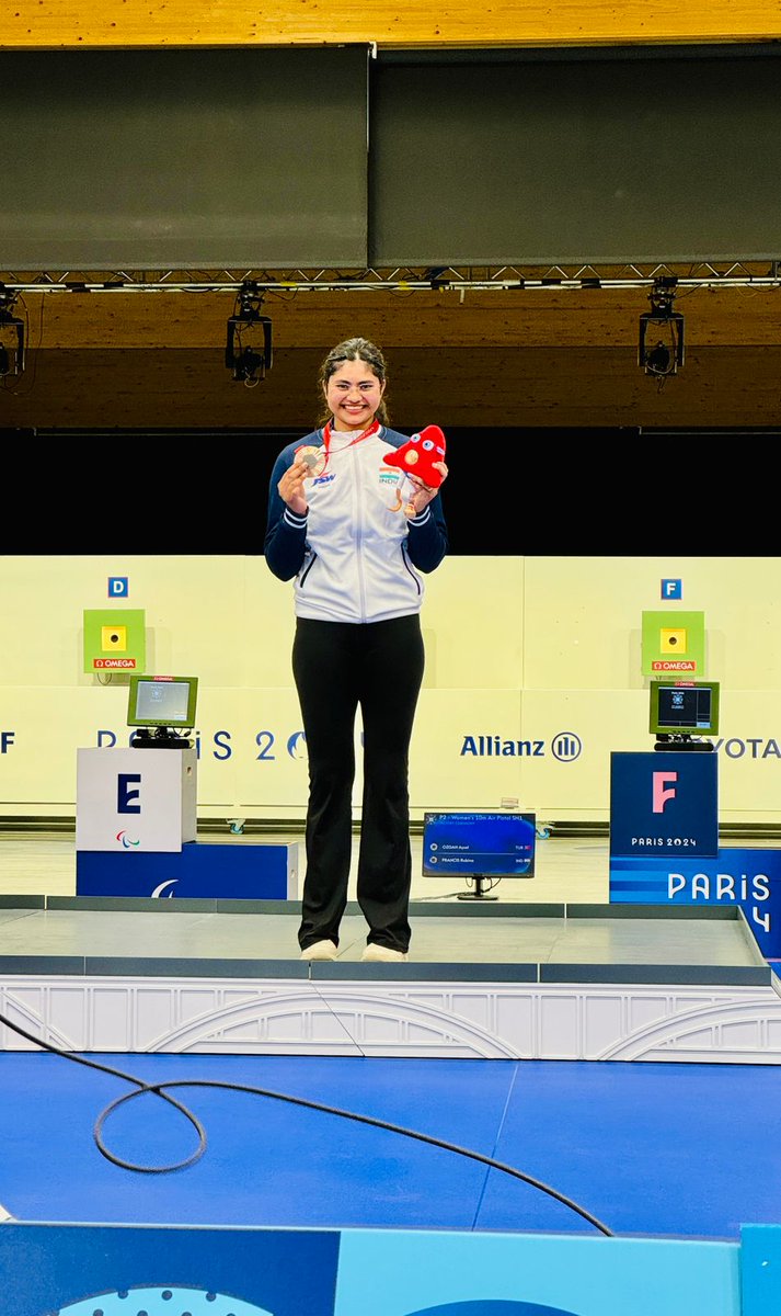 IncomeTaxMum's tweet photo. Rubina Francis, posted as Inspector in Income Tax, Mumbai has made the Department proud with the sheer power of her sporting skills and winning the bronze medal in the P-2 Women’s 10M Air Pistol SH1 at the #ParisParalympics2024Medal no 5⃣ for📷 at #ParisParalympics2024 #incometax https://t.co/3IagKY6IZ7