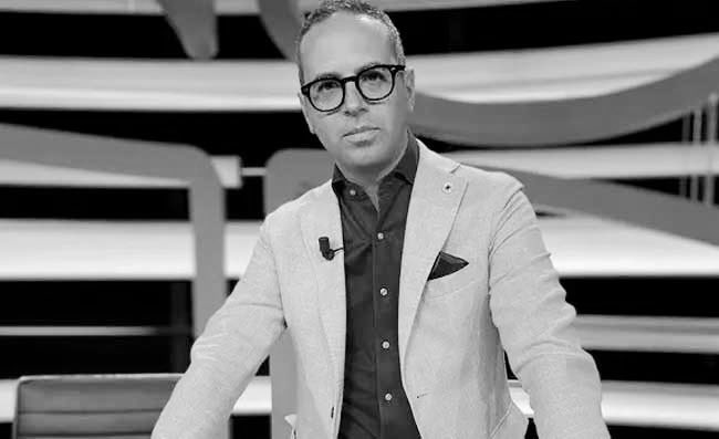 Ricapitolando:

-Dato per certo Di Lorenzo alla Juventus—-> reintegrato e diventato fondamentale e incedibile per Conte

-Conte dato in attesa del Milan—>Conte al Napoli

-Dato dell’incapace a Manna—-> mercato faraonico da 150 mln con Lukaku,Neres,McTominay, Gilmour,Buongiorno,