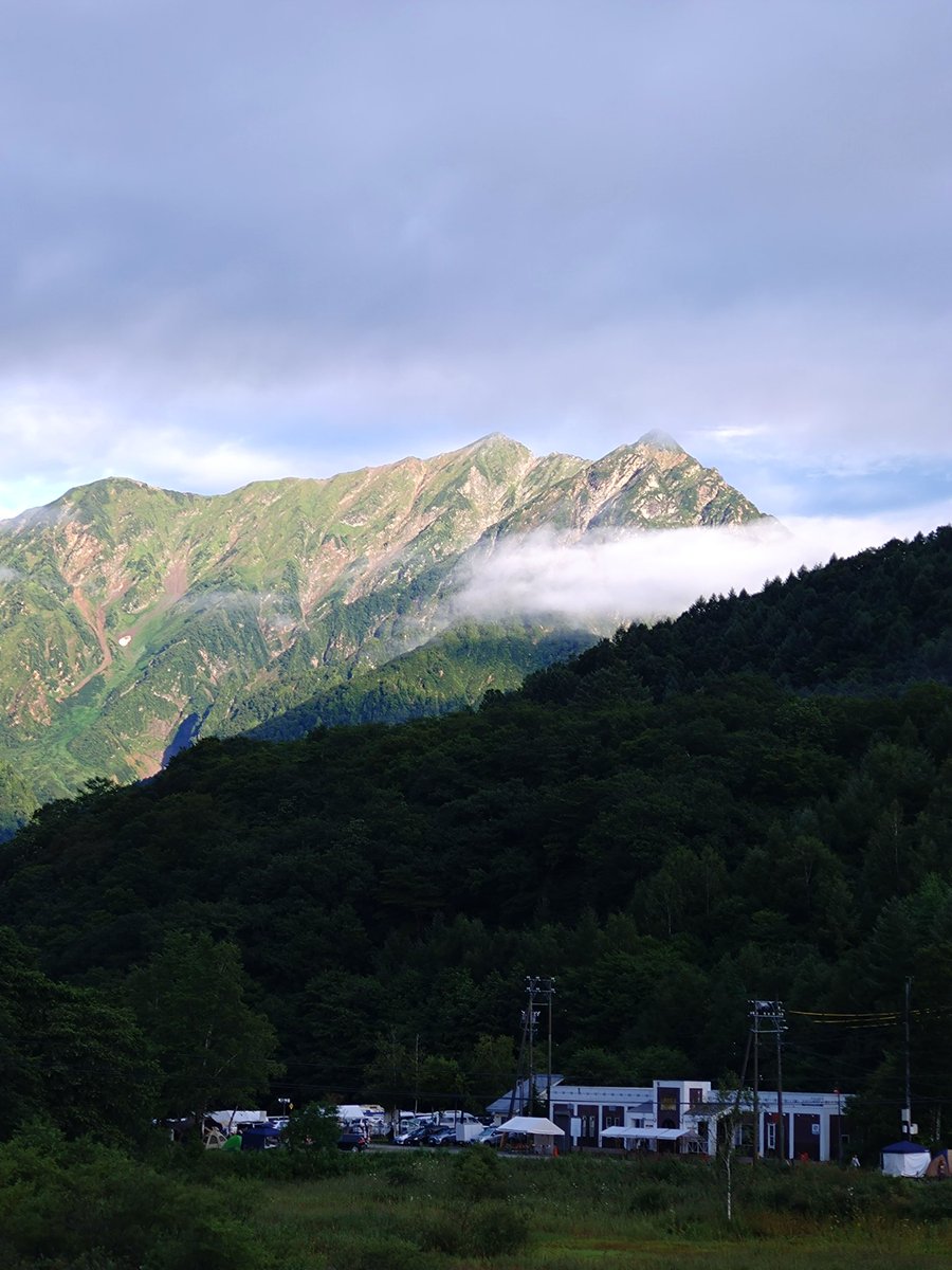 overme_yeah's tweet photo. 「いのちのまつり2024」in鹿島槍スキー場。
豪雨の中のライブ🎶
そして1日前乗り入りからのキャンプ初心者のワシの5泊6日の斜面でのキャンプ。メンバー、他のキャンパー、関係者の方々に感謝🙇！
腰を圧迫骨折してから鈍ってた足腰を鍛え直さなければ！、、、そしてまた12年後に‼️ https://t.co/rsI85WEa7A