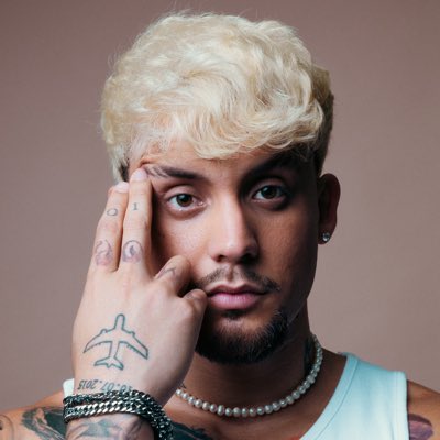 AlejandroAdso's tweet image. #NuevaFotoDePerfil 💿🔋
