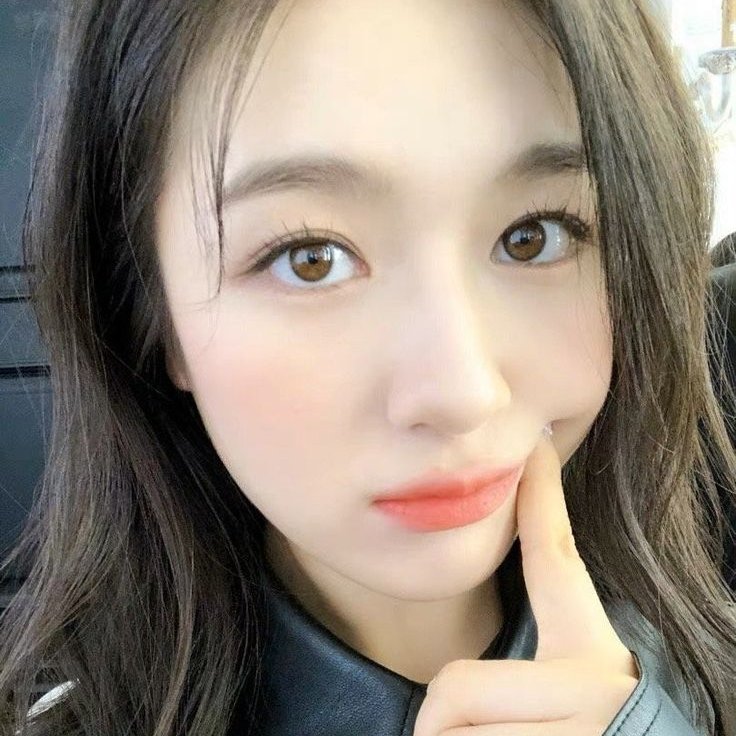 lusiwonii179's tweet photo. Happy Birthday lovely girlll~😘💐🎂
I hope that world is aware how admirable you are, and may all your wishes be fulfilled 🎂
#LiLandi #리란디 #이란적 #หลี่หลานตี๋ #LandyLi
#TheStarryLove #GoIntoYourHeart https://t.co/WY7OzGQ4ug