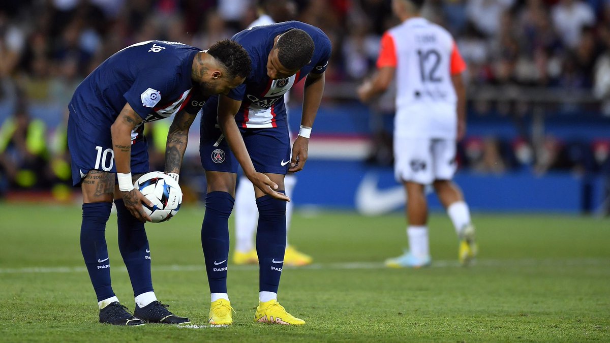 PARlSIEN's tweet photo. C’est une blague ? Pas ta mentalité tu dis ? 

Pauvre con @KMbappe https://t.co/fLGzz6VL1l