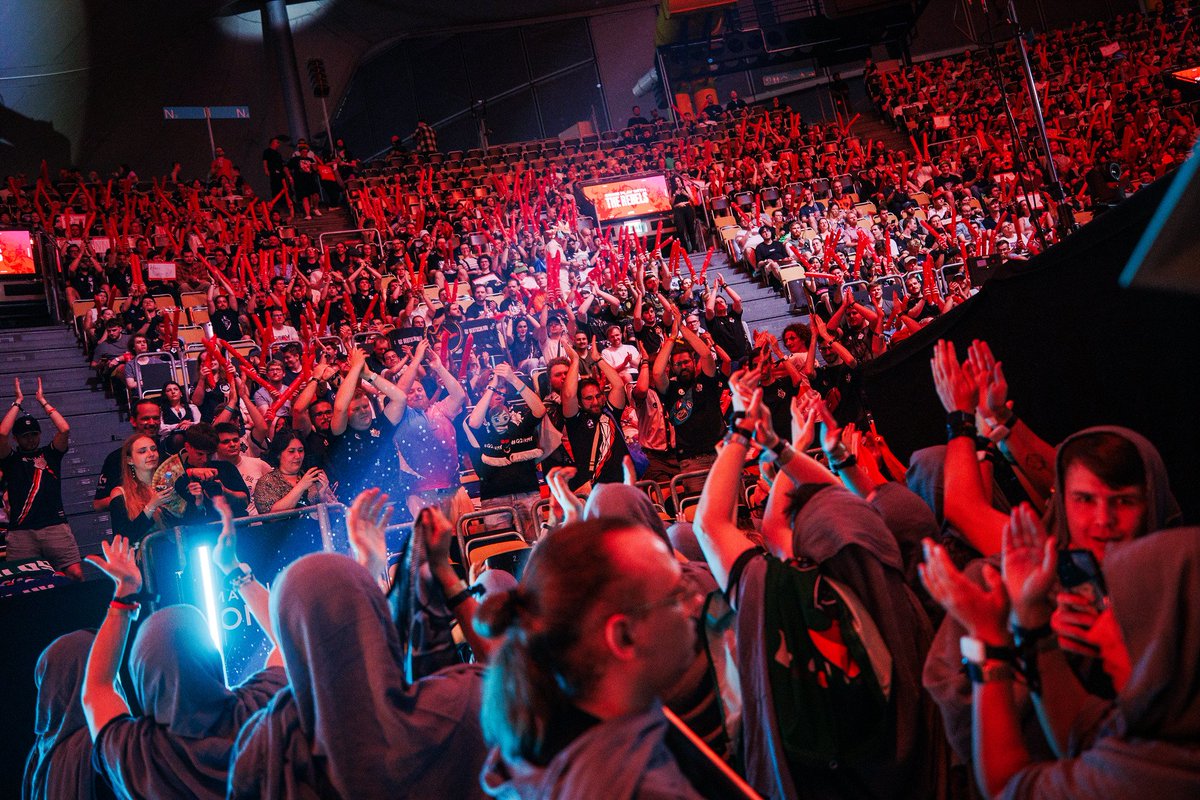 Dave Onylight tweet media