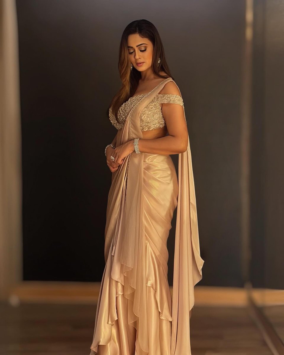 Star Gallery tweet media