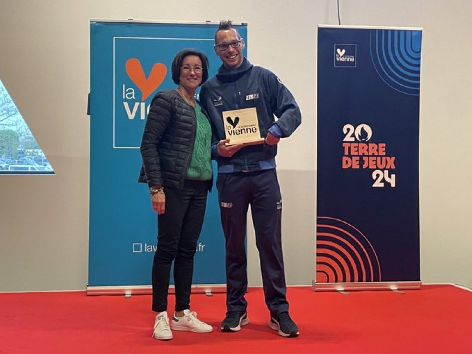 DaugeValerie's tweet photo. 🇫🇷Félicitations à Geoffrey Wersy, athlète #PTS2 du @departement86 , pour avoir brillamment représenté la #Vienne lors de ses premières épreuves aux @Paralympics @Paris2024 ! Arriver 7️⃣ème en paratriathlon est un accomplissement remarquable. Nous sommes fiers de toi 👏🏼 https://t.co/J1d2kixgZ5