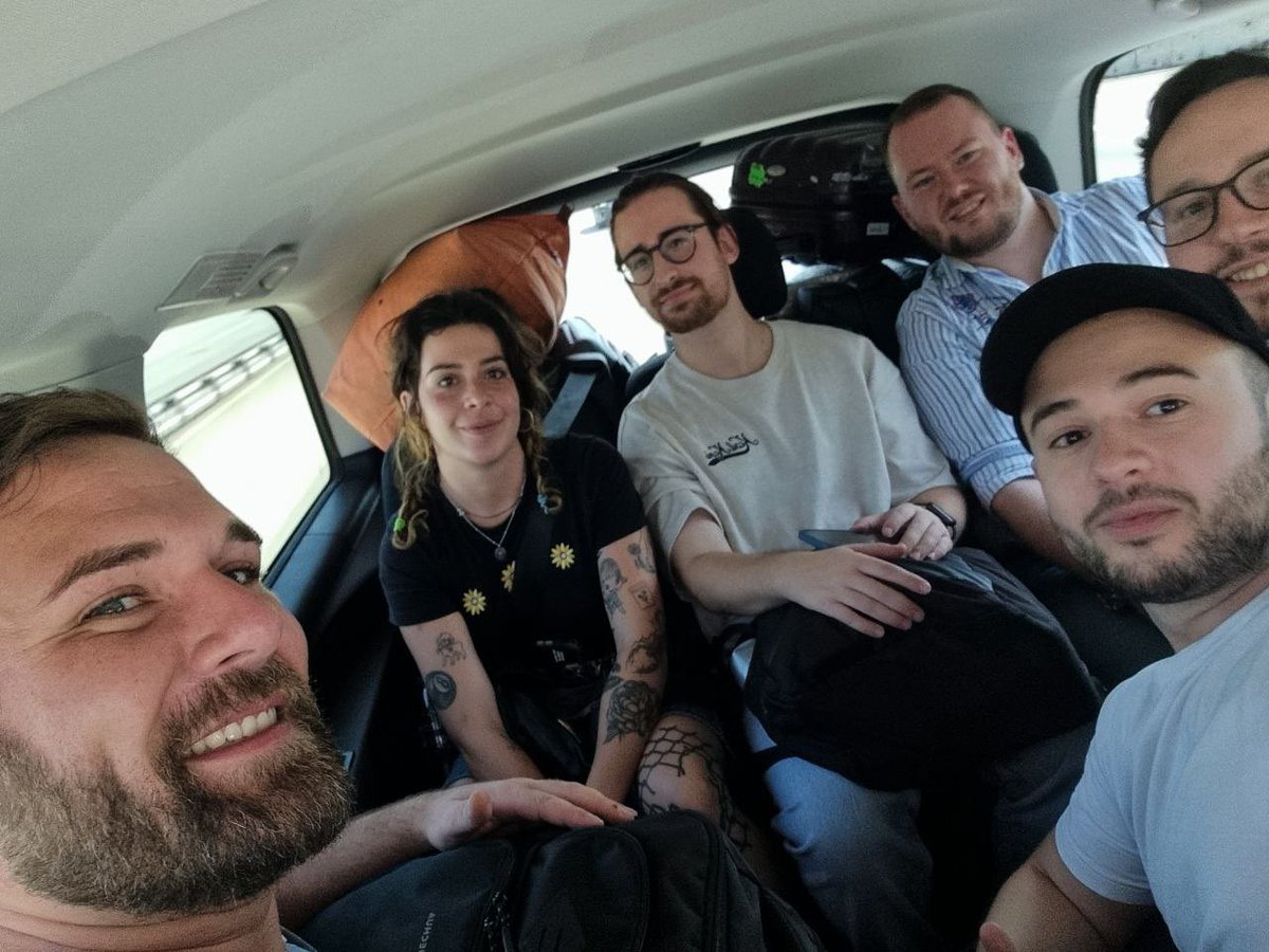 HeliosStaking's tweet photo. π’ The first members of the #Collabathon team have arrived in Barcelona, and made their way to Vilmacolum πͺπΈ
π οΈ It's time to build better, together! https://t.co/5rHJ5mutcm