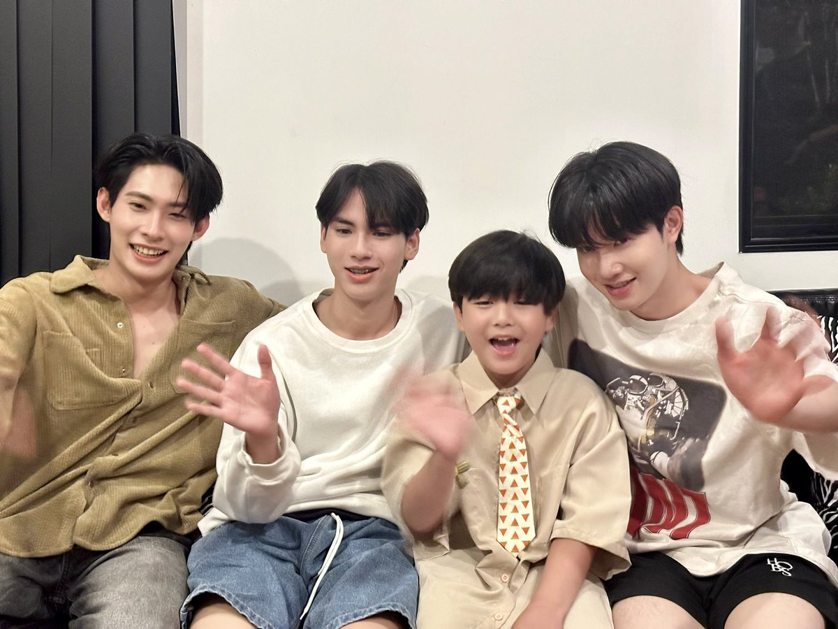 kerdomundi's tweet photo. อีพีนี้เล่าอดีตน่ารักมากๆ อีพีหน้าถึงเวลาของปัจจุบันและพาร์ทในนิยายแล้ว ไปดูรีรันแบบ Uncut กันต่อที่ Iqiyi นะคะ
ปล.รูปสุดท้ายไม่เกี่ยวแต่ก็รักนี่

BOTWEP6
#BattleOfTheWritersEP6 https://t.co/ONQeEhiZmg