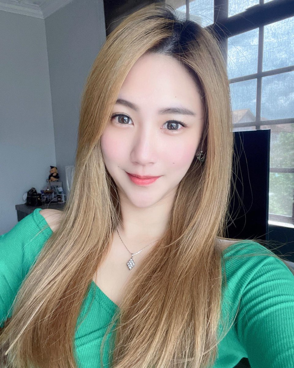 People say I look like a Korean girl, but I feel more like a Chinese person😁