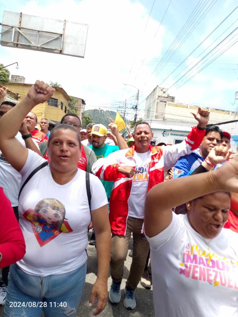 Las calles son del pueblo  y siempre en lo bueno porque la maldad no hace falta ☮️🇻🇪
#PsuvEnLaCalle
#Paz 

<a href="/NicolasMaduro/">Nicolás Maduro</a> 
<a href="/dcabellor/">Diosdado Cabello R</a> 
<a href="/josemvasquez/">José Vásquez</a>