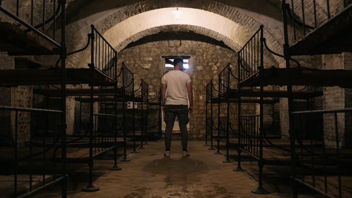 Rivenzi_'s tweet photo. 🎯Recherche de rédacteurs et rédactrices pour la chaine YouTube 

Oyé Oyé, je cherche à agrandir l'équipe de rédaction des vidéos histoire de la chaine, pour élargir les horizons. 

🙎Profils recherchés :

- Etudiant(e)s, chercheurs, doctorants ou professeurs dans les domaines suivants : histoire, archéo, socio, anthropologie, psycho ... 
- Personnes ayant déjà eu une expérience dans la rédaction de vidéos sur internet.

💲Mission rémunérée évidemment.

Si vous êtes intéressé(e)s ou connaissez quelqu'un qui pourrait l'être, n'hésitez pas à me contacter !
  
🔗 Pour postuler : Envoyez un mail à rivenzi@20ty.gg pour vous présenter vous ainsi que vos potentielles expériences passées.