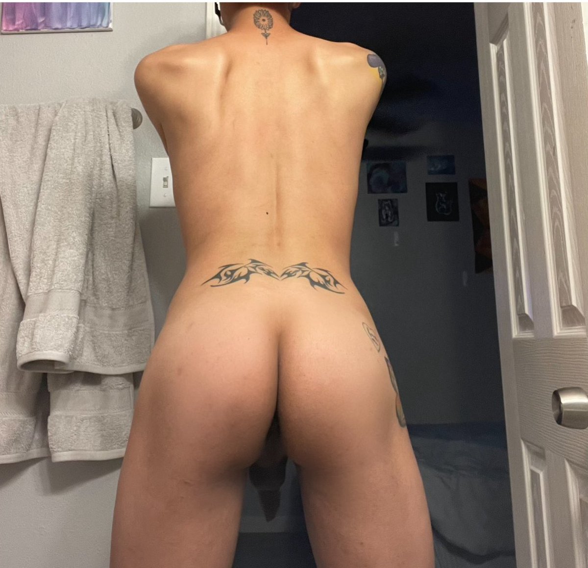 V_WildeX's tweet photo. Just hanging out, y’know? 

#nsfw #trans #atx #mtf https://t.co/paVY0xZNYm
