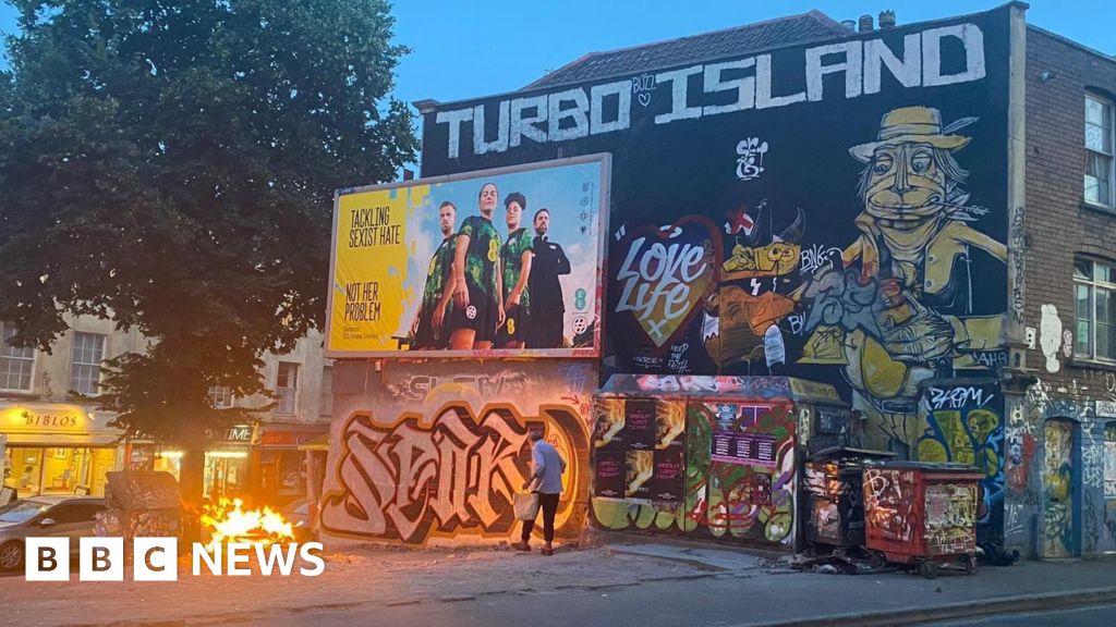 PercyFilth_'s tweet photo. Community rallies together to buy Turbo Island https://t.co/YPoKw5Jkxe https://t.co/AP74C87H9s