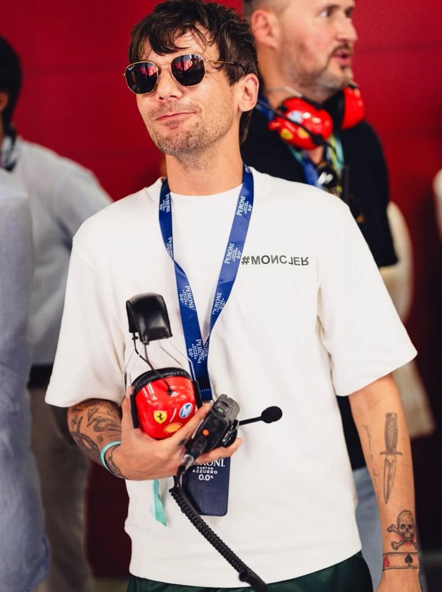 Louis at Monza Grand Pix!

📸: Peroni Nastro Azzurro