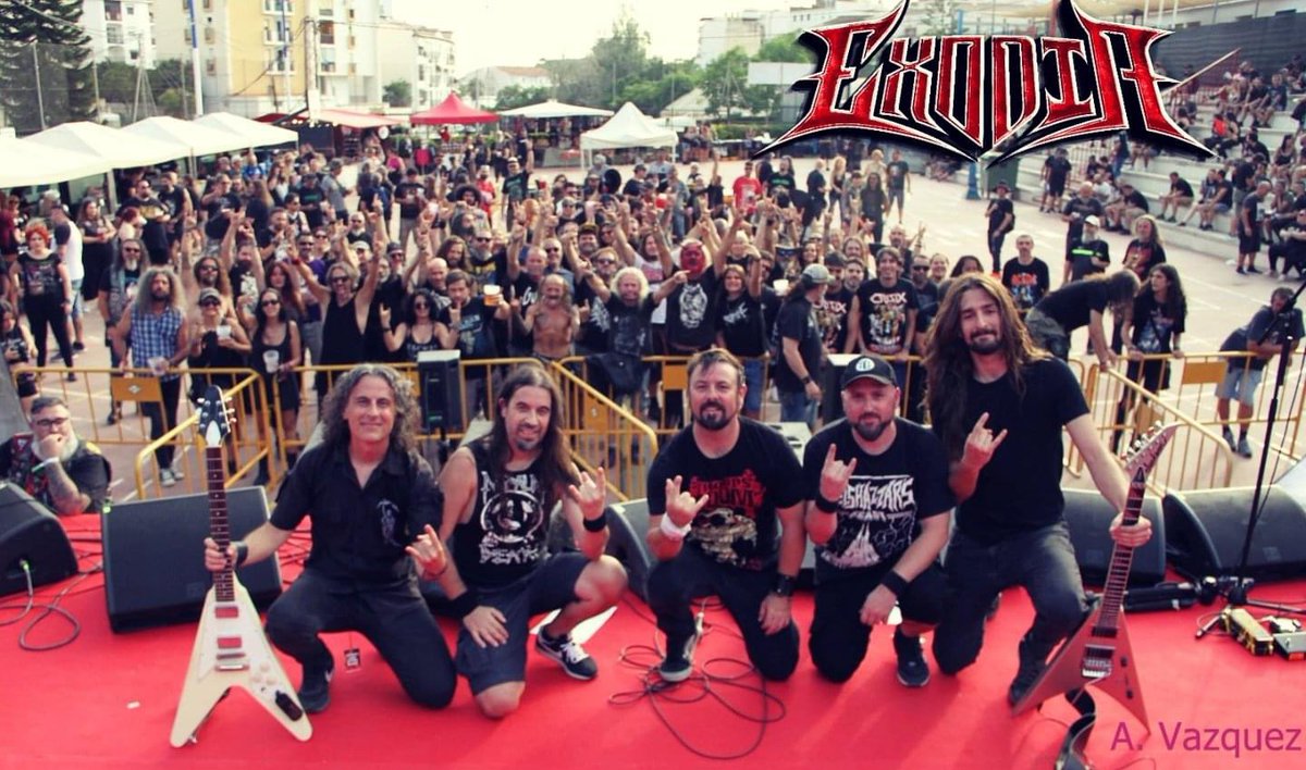 Infinitas gracias a toda esa peña que estuvo dándolo todo, sudando y sufriendo el calor infernal que hizo a primera hora del festival, seguramente fuera debido a que el mismísimo Satán estuviera en primera fila.
Gracias a tod@s, nos vemos pronto!

📷 Antonio Vázquez.