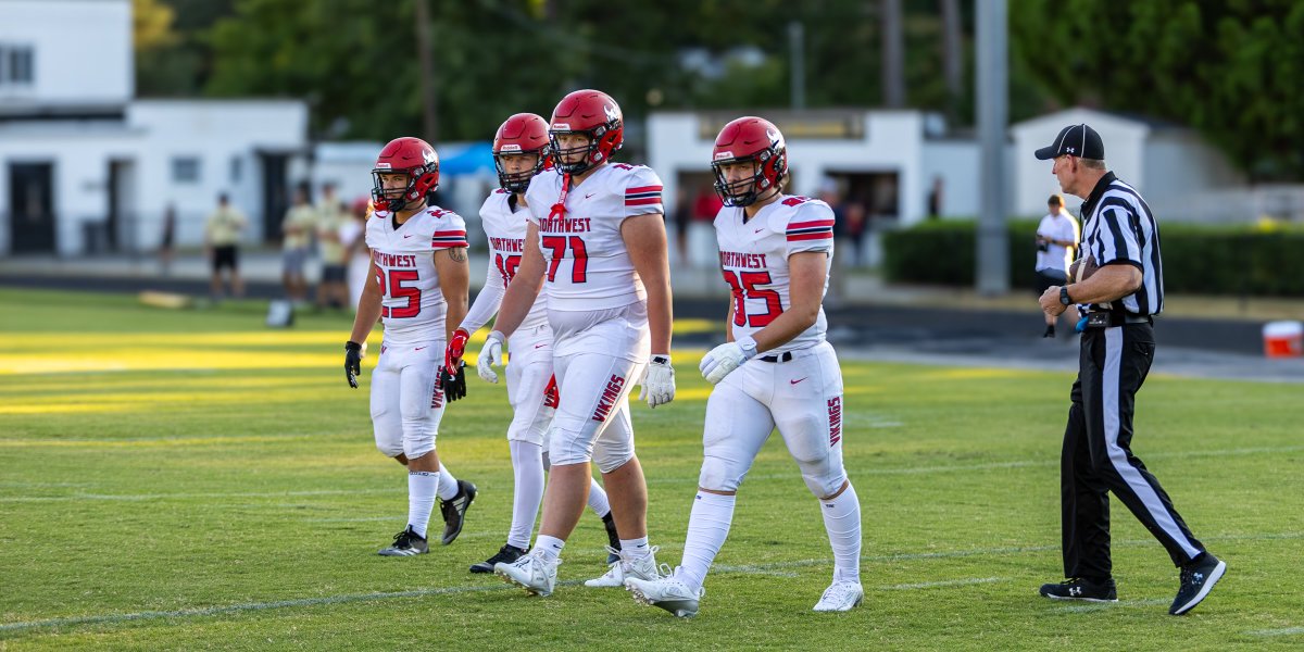 RyanH_71's tweet image. Captain for Game 1
@nwestfootball @chrisrusiewicz