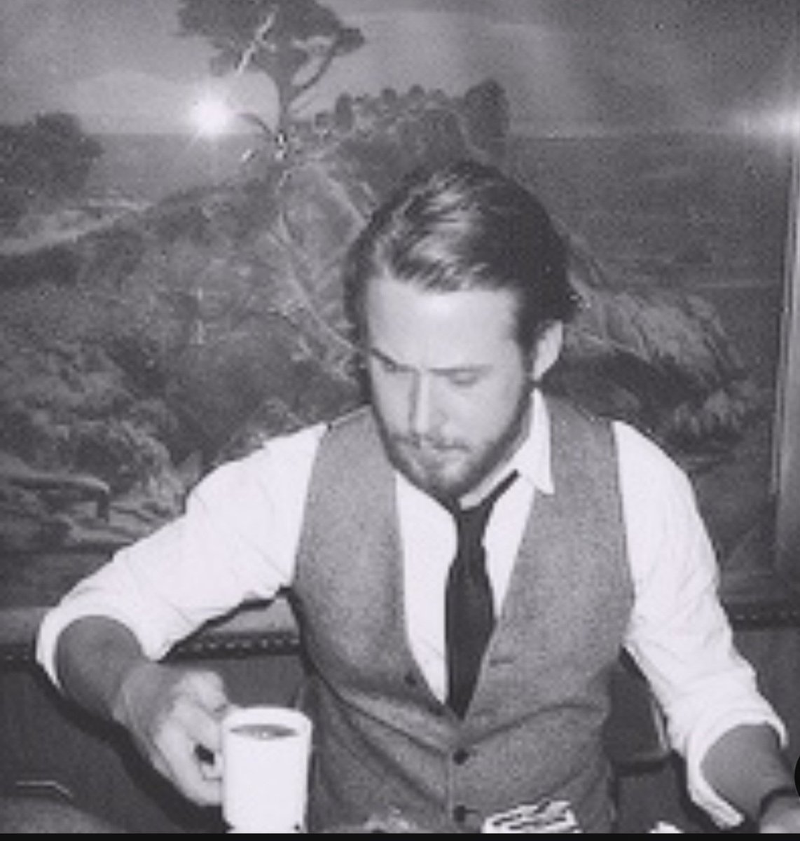 Shammi35659470's tweet image. Sitting in the college cafe
opposite me

A guy drinking coffee cup upon cup

His name is J Alfred Prufrock 
He has a love song

Telling a #story
meloncholy &amp;amp; droll

With a #rhyme
never heard before

Tossing a vibe
that to this day

I was never able
to forgot
#vss365
#NAlove