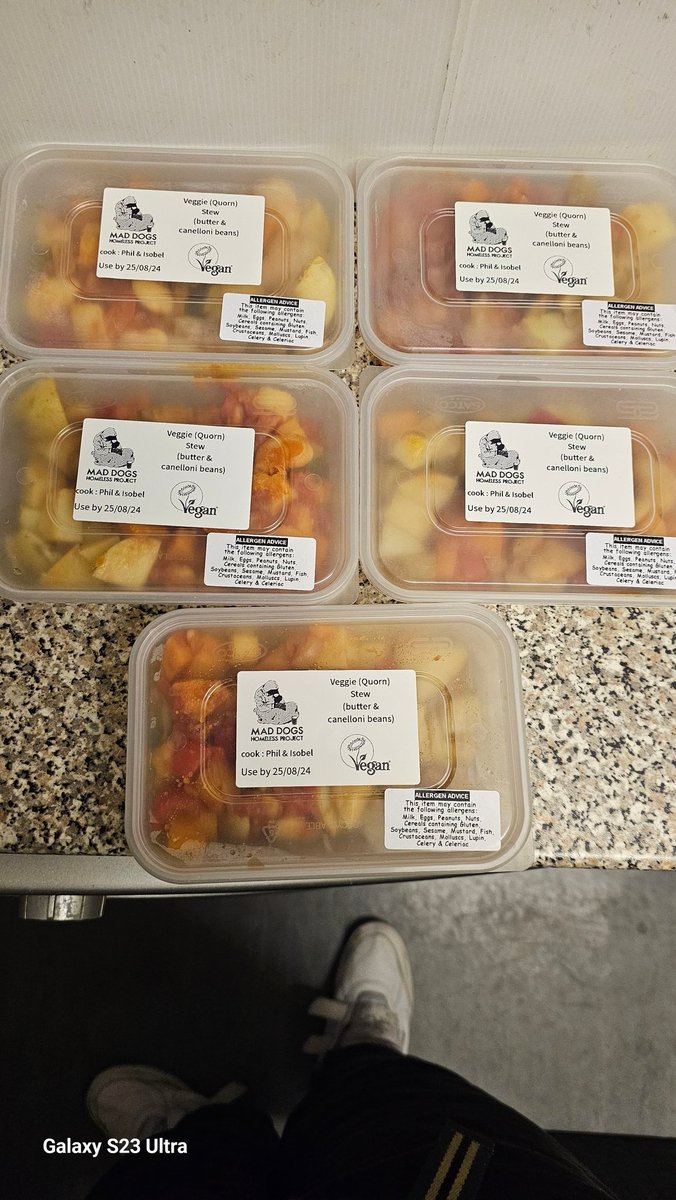 Kat, one of our fantastic volunteers from #Urmston #Trafford put together 50 food trays containing Keema (quorn)  with Rice. These went  out with food from two of our other volunteers so look out for what they made.
#Homeless 
#homelessness 
#homelesssupport 
#roughsleepers