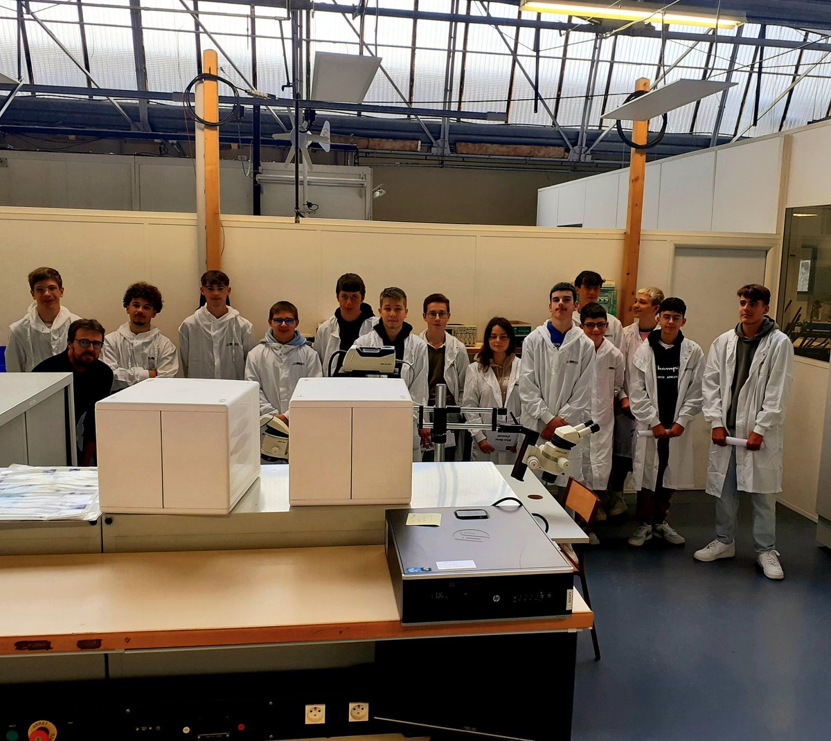 Les 14 élèves  du nouveau Bac Pro  Photonique au lycée Félix le Dantec #lyceeledantec #photonique #nouveauté #rentree2024