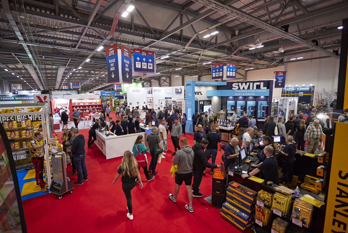 Farnborough International tweet media