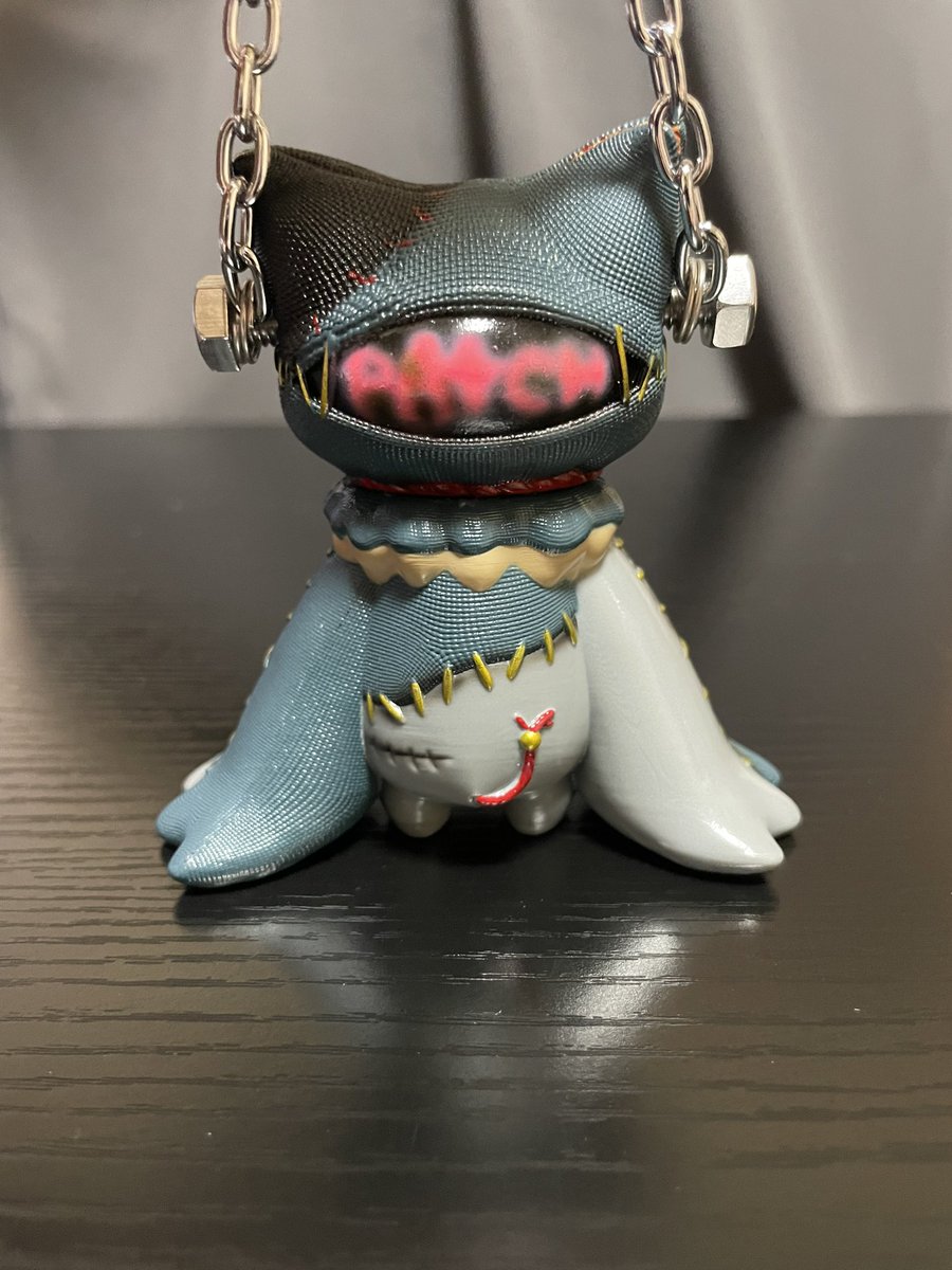 BQNCY1R6hixHbJ9's tweet photo. SofviQ お迎え品①
Elfrog 工房さんのパッチくん
ホラーな感じなのに、可愛さを感じる
この見た目に心惹かれました!
後ろのチェーンがいいあじを出していて
かっこいい😎
今後も仲���を増やしてあげたいです!!
#SofviQ
#Elfrog8 https://t.co/yYS2qiHwXN