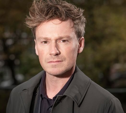 Sander Schimmelpenninck noemt Twitter een extremistisch platform en wil dat het ook in ons land wordt GESLOTEN! Zegt het rijkeluis-jochie die jarenlang IEDEREEN met een andere mening uitmaakte voor 'domme lul'.

Doe een ❤️ &amp; RT als je Sander ook een walgelijk ventje vindt.