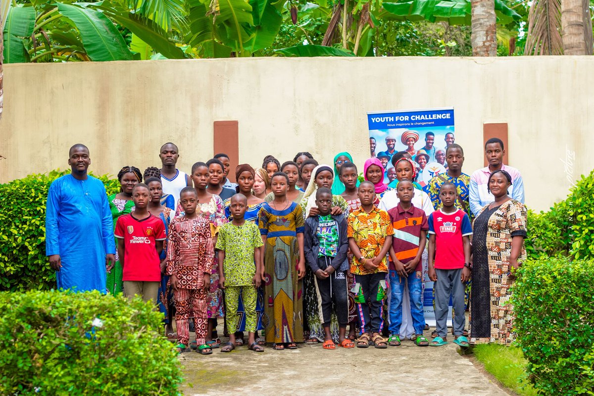 Youth4Challenge's tweet photo. Monsieur Baudelaire Avenon, Secrétaire général du Conseil d'administration de Youth For Challenge , a animé une session sur l'entrepreneuriat en milieu scolaire, sur l'importance pour les jeunes de se lancer dans l'entrepreneuriat.

 #YouthForChallenge #entrepreneuriat https://t.co/HboXYUQbQJ