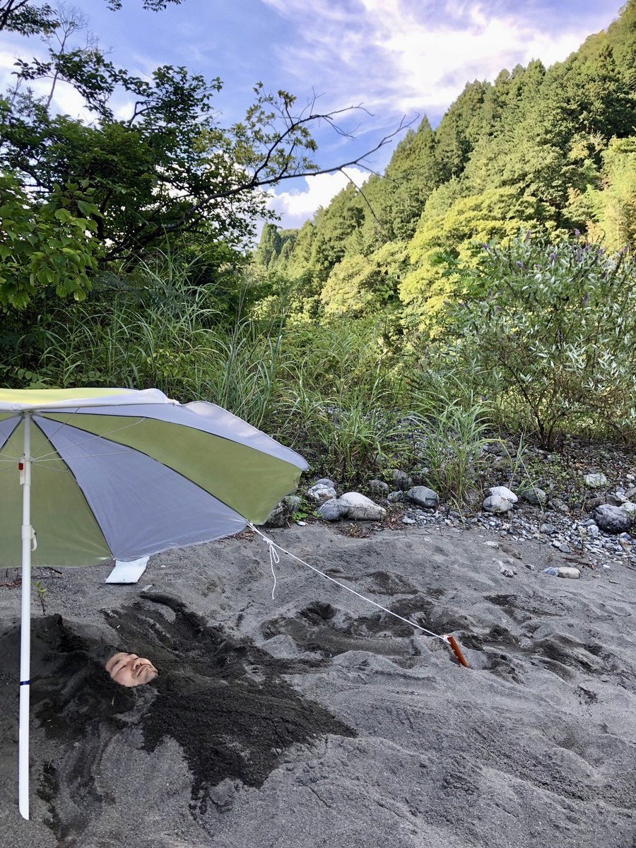 LISAさん <a href="/LISA__Sand/">LISA｜砂浴アテンダント®︎</a> の砂浴の会に参加してきました！河原の砂に包まれると、最初、自分の鼓動を感じるのですが、その後、体のあちこちからピリピリとした感覚があり、その時、体が浄化・調整されているんだそう。夏、出遅れたかと思いましたが、完全に取り戻せた気がします！