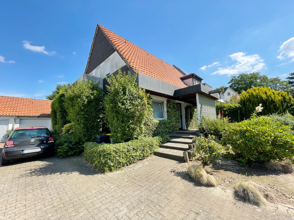 dieckmann_immo's tweet photo. #Zweifamilienhaus in #Dortmund #Aplerbeck

✓ ca. 152 m² 
✓ 2 Einheiten 
✓ EG behinderten- und rollstuhlgerecht
✓ Garten &amp; Terrasse
✓ Garage + Stellplatz
✓ Partykeller 
✓ voll unterkellert 

https://t.co/AloC2fqFGU

+49 (0) 23 04 - 23 96 110
immo@dieckmann-immobilien.de https://t.co/apblWkL2CJ