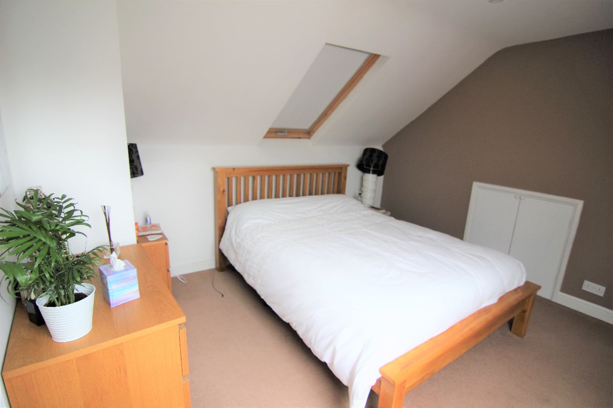 agent_demo's tweet photo. Back on the market - 5 Bed Detached House, A South Parade, Chew Magna, Bristol, £300,000. View details: https://t.co/M1d0p4kJPe https://t.co/FNq73woS6z