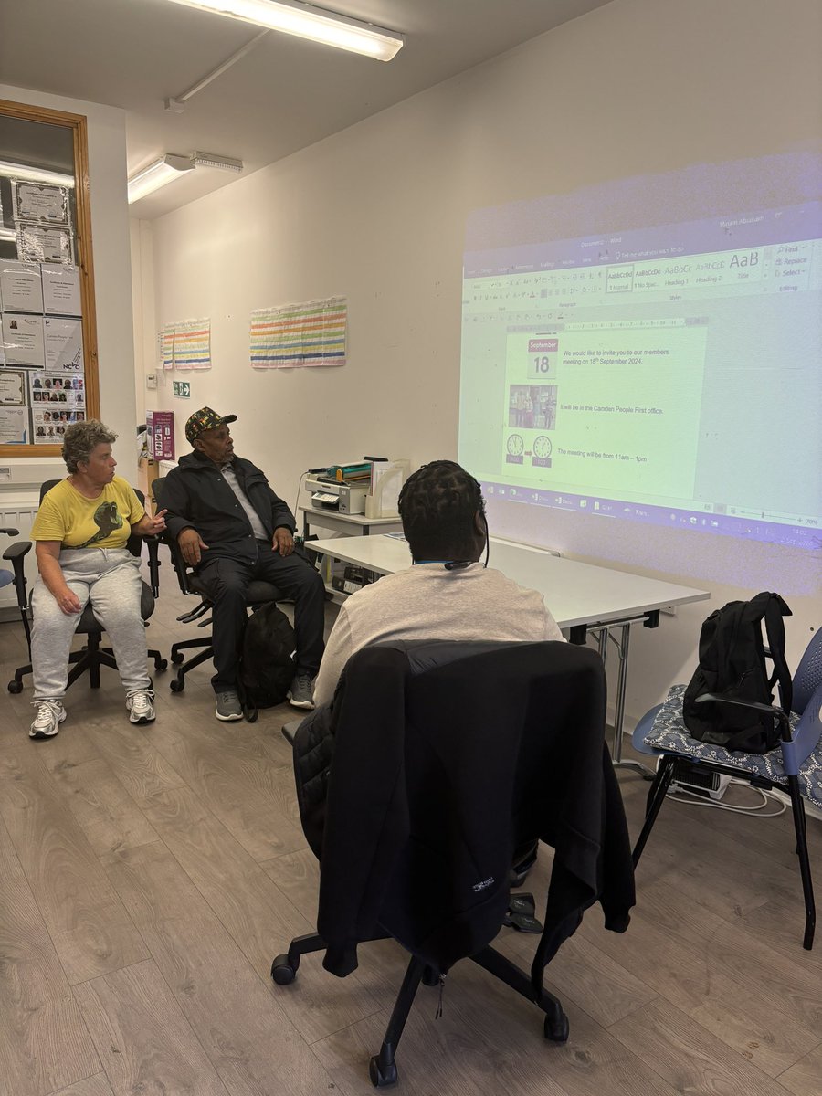 InfosCPF's tweet image. Some of our Easy Read team making our members meeting invite and agenda today