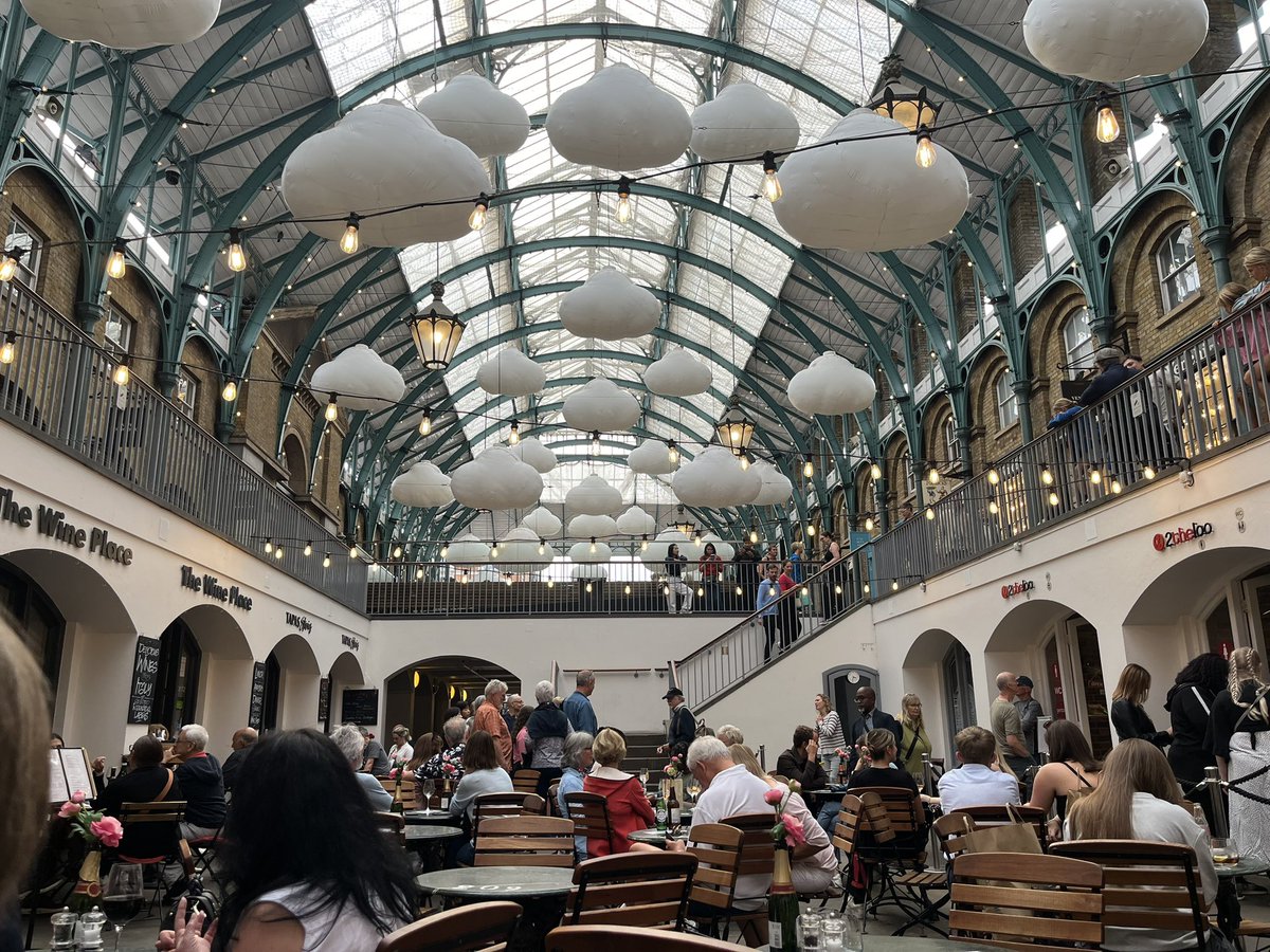 More people watching! Some lovely music #CoventGarden