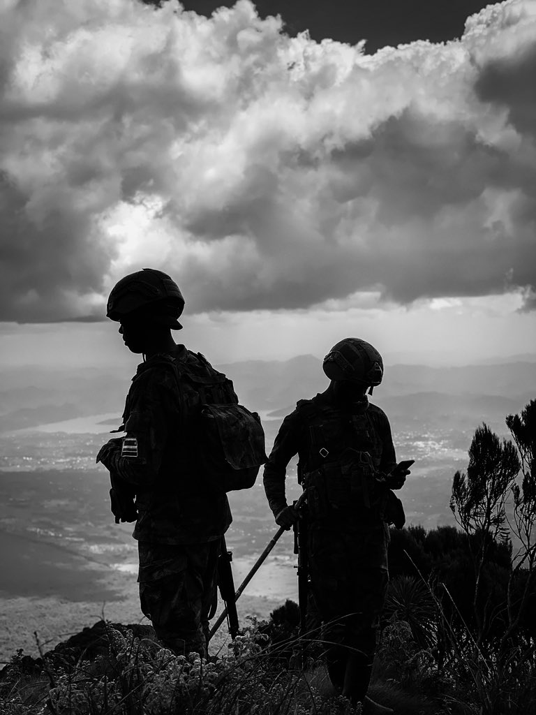 hikingoutdoorAd's tweet photo. "The brave men and women who serve their country and, as a result, live far from family and friends, sacrifice so much for all of us." - Esther Smith. ✊🏿🇷🇼 🫡 ♥️ https://t.co/bjxy3LPL43