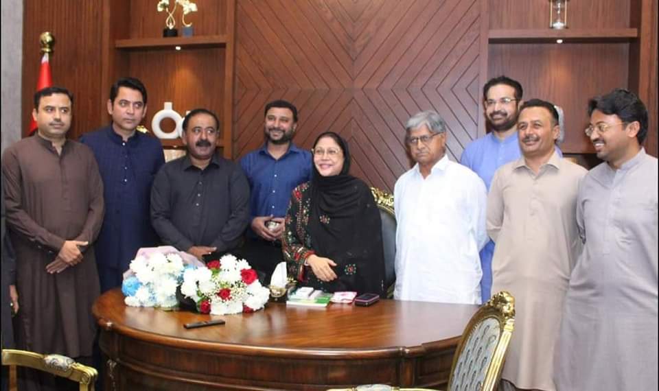 Mushtaque Ali Rahimoon (@mushtaquethari) on Twitter photo کراچی۔
صوبائی وزیر ماحولیات موسمیاتی تبدیلی اور ساحلی ترقی سندھ <a href="/Dostmuhammad_/">Dost Muhammad Rahimoon</a> کی صدر پی پی پی وومین ونگ ادی فریال ٹالپر صاحبہ سے ملاقات ۔
دوست محمد راہموں نے محترمہ فریال ٹالپر صاحبہ کو عمرہ کی سعادت حاصل کرنے پر مبارکباد دی۔
اس موقع پر ممبران صوبائی اسمبلی بھی موجود تھے کراچی۔
صوبائی وزیر ماحولیات موسمیاتی تبدیلی اور ساحلی ترقی سندھ <a href="/Dostmuhammad_/">Dost Muhammad Rahimoon</a> کی صدر پی پی پی وومین ونگ ادی فریال ٹالپر صاحبہ سے ملاقات ۔
دوست محمد راہموں نے محترمہ فریال ٹالپر صاحبہ کو عمرہ کی سعادت حاصل کرنے پر مبارکباد دی۔
اس موقع پر ممبران صوبائی اسمبلی بھی موجود تھے
