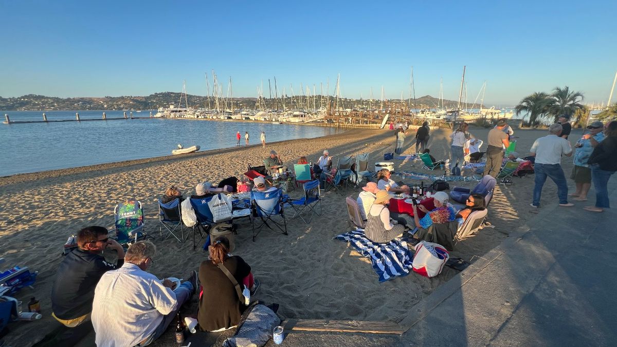 ClubAtWestpoint's tweet photo. The Buzz: Happy Labor Day! Great pics from the Sausalito Cruise-Out and the Pub Quiz is back after the summer break - https://t.co/Sdghq5LVvV https://t.co/zkjWZ66CKT