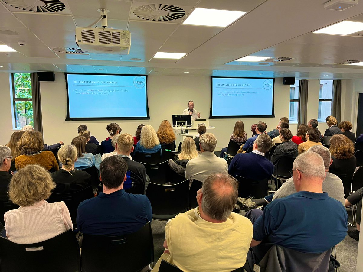 The excellent presentations by <a href="/UniversityLeeds/">University of Leeds</a> colleagues on the lead panel continue with brilliant talks by @francis_finlay, Stephan Petzold and now <a href="/SaschaStollhans/">Sascha Stollhans</a> calling for for more linguisticians in UK German Studies…
