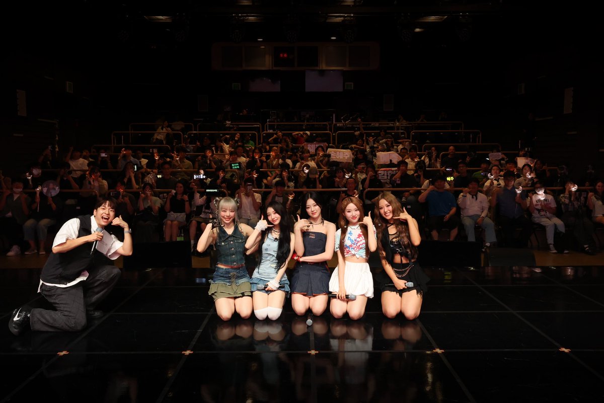 [📷]

Loossemble 3rd Mini Album [TTYL]의 활동이 시작되었습니다!
팬 여러분들의 많은 관심과 사랑 부탁 드립니다📞

#루셈블 #Loossemble
#TTYL #Loossemble_TTYL