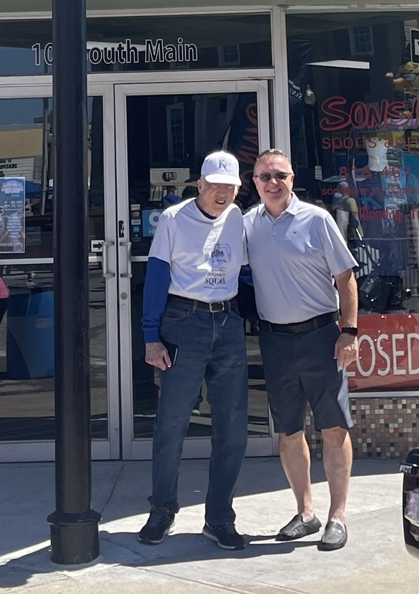 HancockSupt's tweet photo. Happy Labor Day! Do something you enjoy today. Great to visit my dad @SantaCaliGon in Independence—William Chrisman #classof1953–and take a morning walk to Truman High School #classof1988 @DrDaleHerl #hpsdtigers https://t.co/1gQXQd6dkw