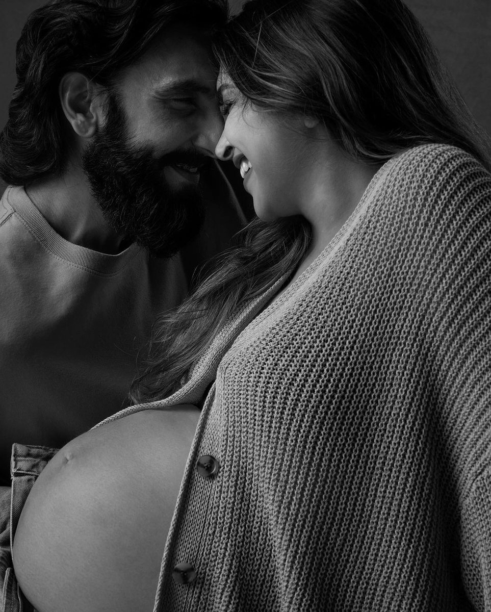 TraditionsTrove's tweet photo. 🌟 Our greatest adventure yet...📷 Growing our little miracle together 📷📷  #Entertainment #DeepikaPadukone #RanveerSingh #Bollywood #Actor #Blessed #Parenthood #BabyOnTheWay #DeepVeer #FamilyFirst #PregnancyJourney #ComingSoon #MomAndDadToBe #Excited #traditionstrove https://t.co/mXGA45S4Ek