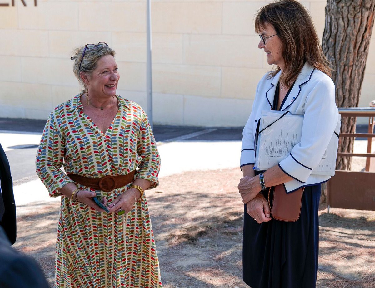 Visite aux côtés de <a href="/FLafforgue/">Frédéric LAFFORGUE</a> et <a href="/JeanPierreGrand/">Jean-Pierre GRAND</a> de l'école Saint-Exupéry de <a href="/CastelnauleLez/">Castelnau-le-Lez</a>. Un bel écrin permettant en ce jour de rentrée, aux élèves de se retrouver, se rencontrer et pour le reste de l'année de grandir &amp; apprendre.
Bonne rentrée !