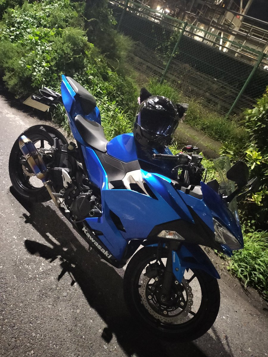ukachi02's tweet photo. 今日初めてバイク倒してしまった😱しかも2回も笑ゆっくり倒れたので傷なし😊 #バイク女子  #バイクのある生活 https://t.co/CnuBSQ8Nu7