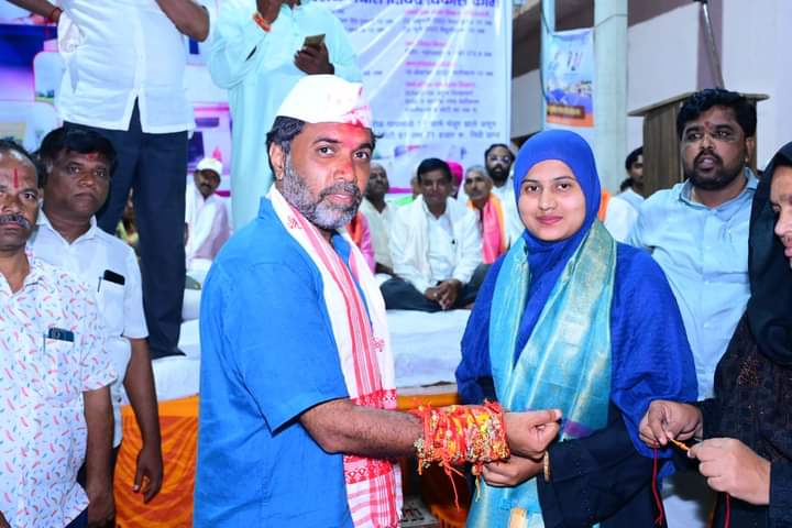 sambhajipatil77's tweet image. बहिणींचं निखळ प्रेम हे सर्व बंधनांच्या पलीकडे असते. त्यांच्या काळजाला फक्त एकच गोष्ट माहित असते, ती म्हणजे आपल्या भावाच्या पाठीशी उभा राहणे आणि भावाला मनापासून आशीर्वाद देणे.

#जनसन्मानपदयात्रा #jansanmanpadyatra #शिरूरअनंतपाळ #sisters #nilanga #mlasambhajipatil #mlanilanga…