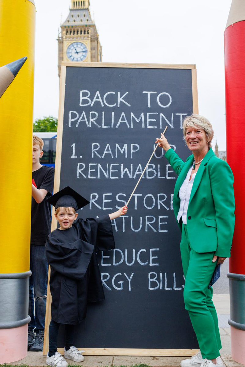 Special thanks to MP <a href="/pippaheylings/">Pippa Heylings 🔶️ MP for South Cambridgeshire</a> for coming out to show her support!
