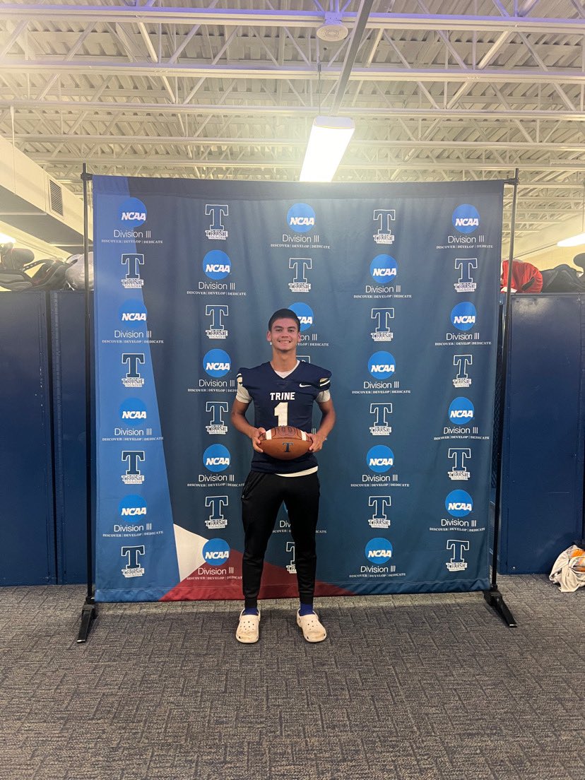 isaiahkish3's tweet photo. Blessed to receive an offer from @TrineThunderFB!! Thank you @CoachWilliamsJ for the great visit as well!
@YoPastorBrett @CecDJones @CoachDee_CCS @CalumetPatriots https://t.co/wnkXkMVlRB