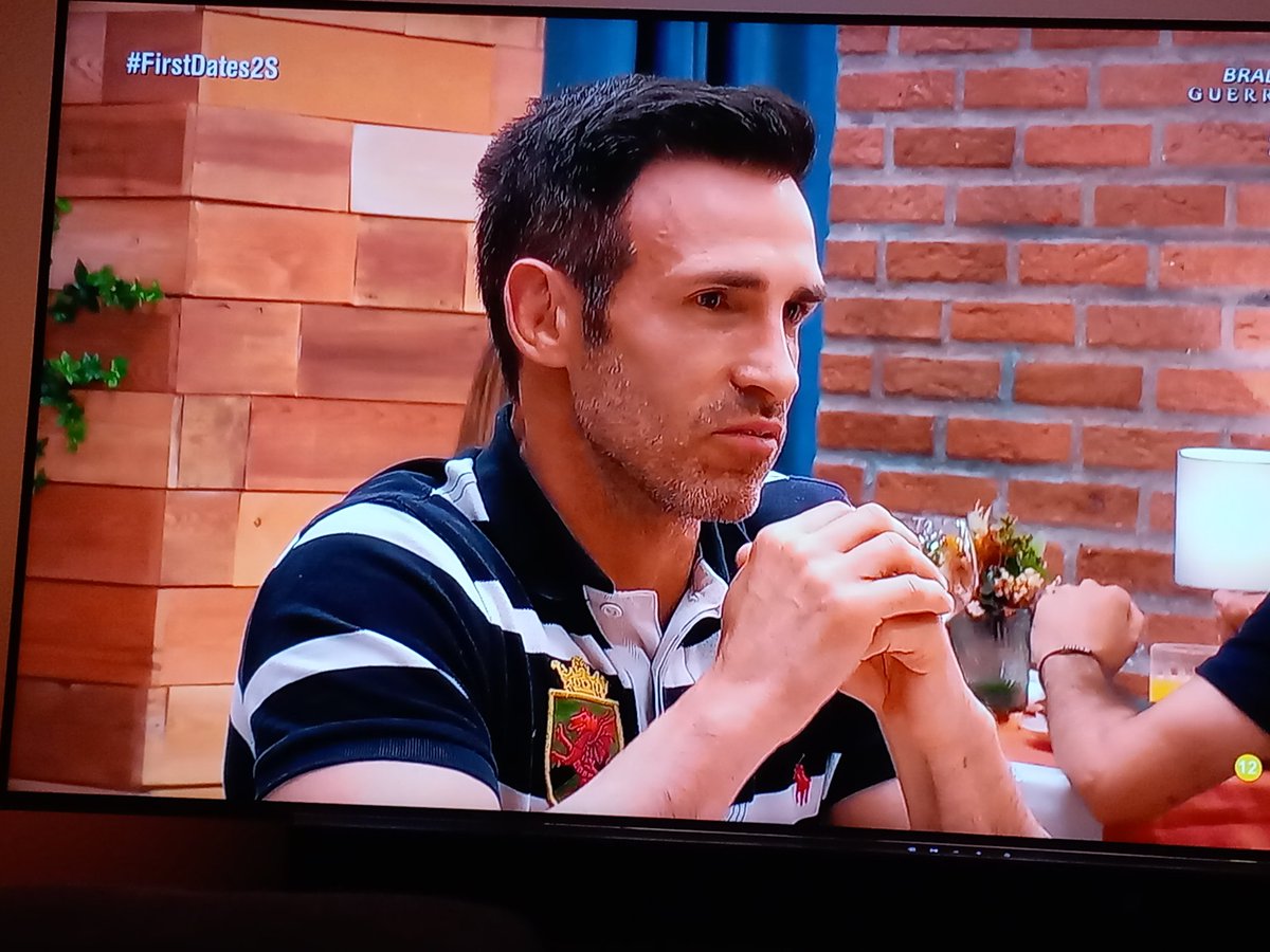 Este tío de que va respeta ante todo cada uno es como es el impone ufff #firstdates2S