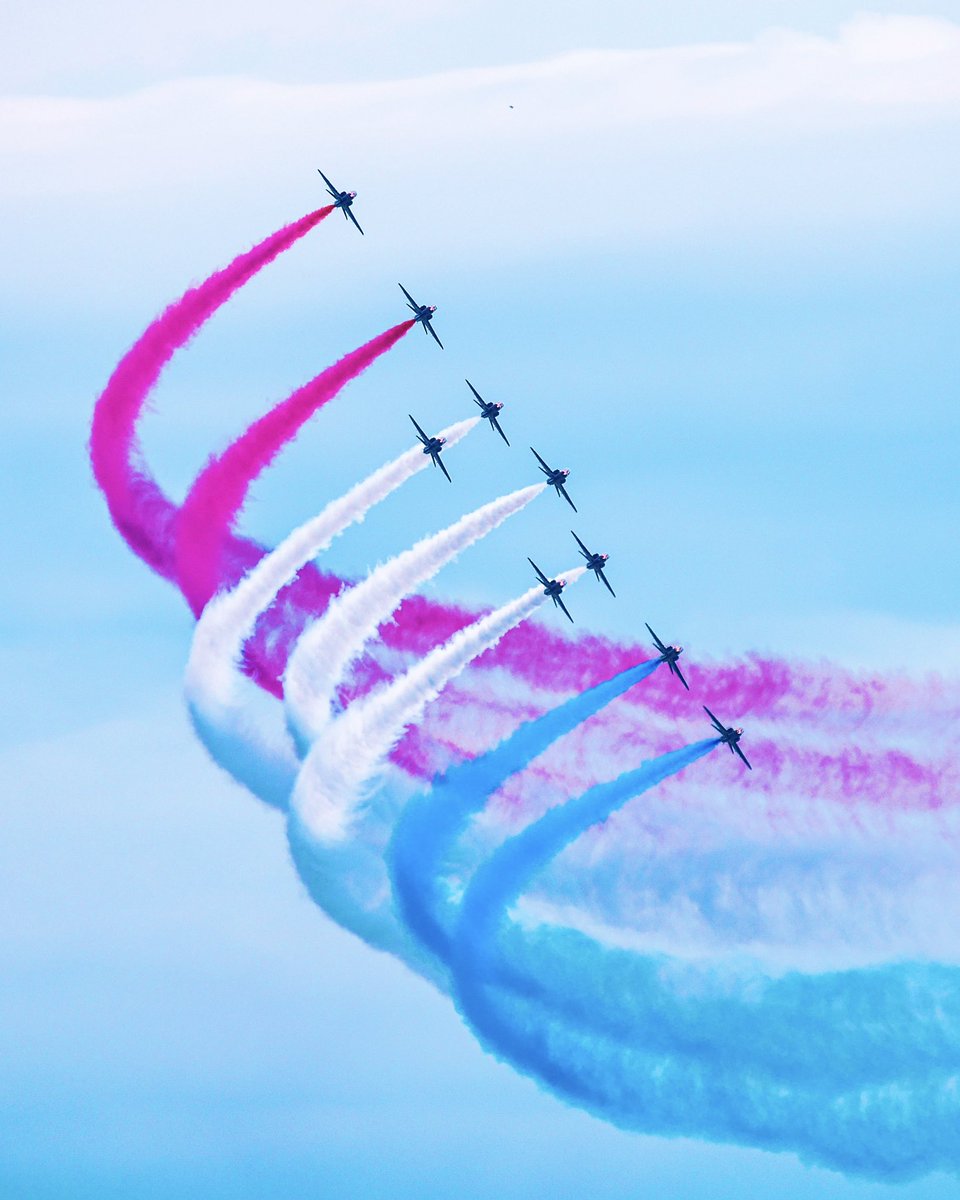 alex_daddese's tweet photo. The long weekend means it’s time for the @LetsGoToTheEX air show ✈️🇨🇦
#Letsgototheex #CIAS24 https://t.co/N4yMlgw3JZ