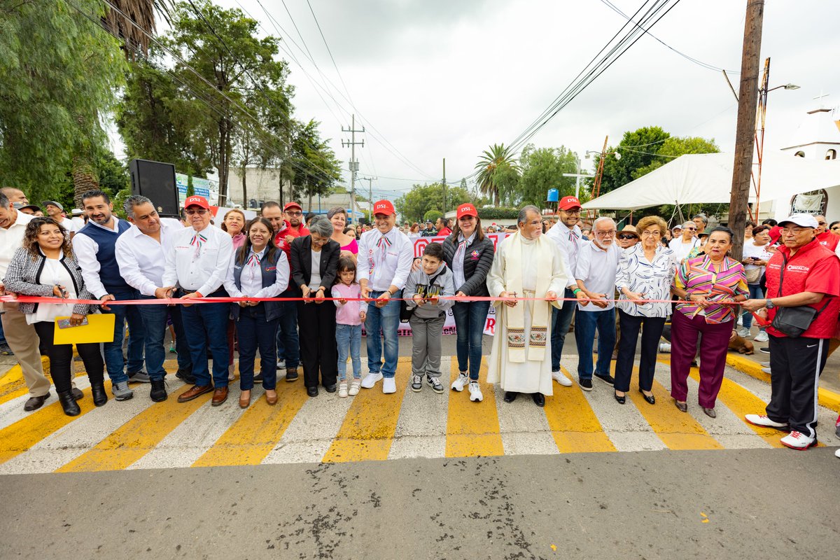 GobCoacalco2022's tweet photo. #Coacalco ¡La Calle Manuel Morelos está lista! Hoy inauguramos esta importante vialidad, una obra más que demuestra nuestro compromiso por mejorar cada rincón de nuestro municipio. ¡Vamos por más!

#ExperienciaYResultadosQueSeNotan https://t.co/qZsHTvIOY2