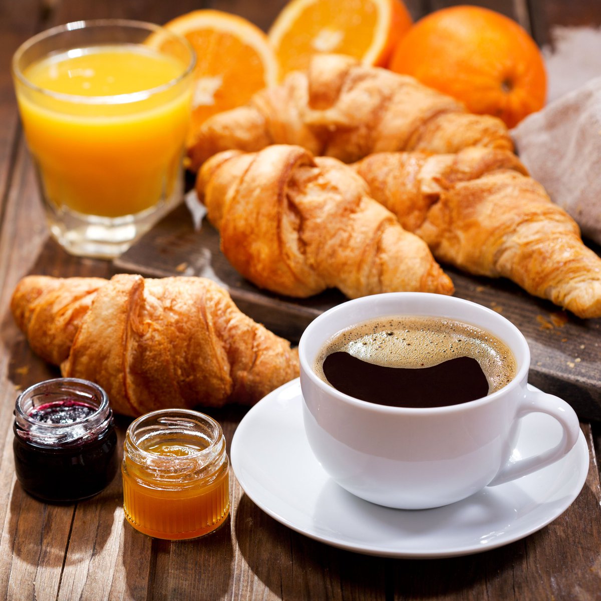lepvdejoeI's tweet photo. On est d’accord la routine avant d’aller en cours c’est dans cet ordre https://t.co/TaILCm1Njx